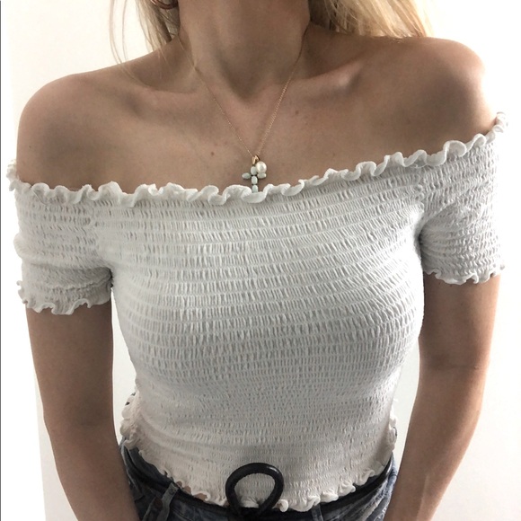 Bundle Black and White Off Shoulder Crop Tops - Picture 3 of 8